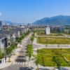 Bản đồ tỉnh Hà Tĩnh với biểu tượng mảnh đất và tài liệu pháp lý minh họa nhà đất Hà Tĩnh